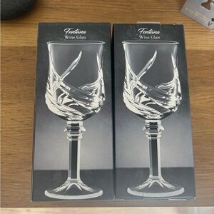 Wine Glass Set (2) - Elegant Design